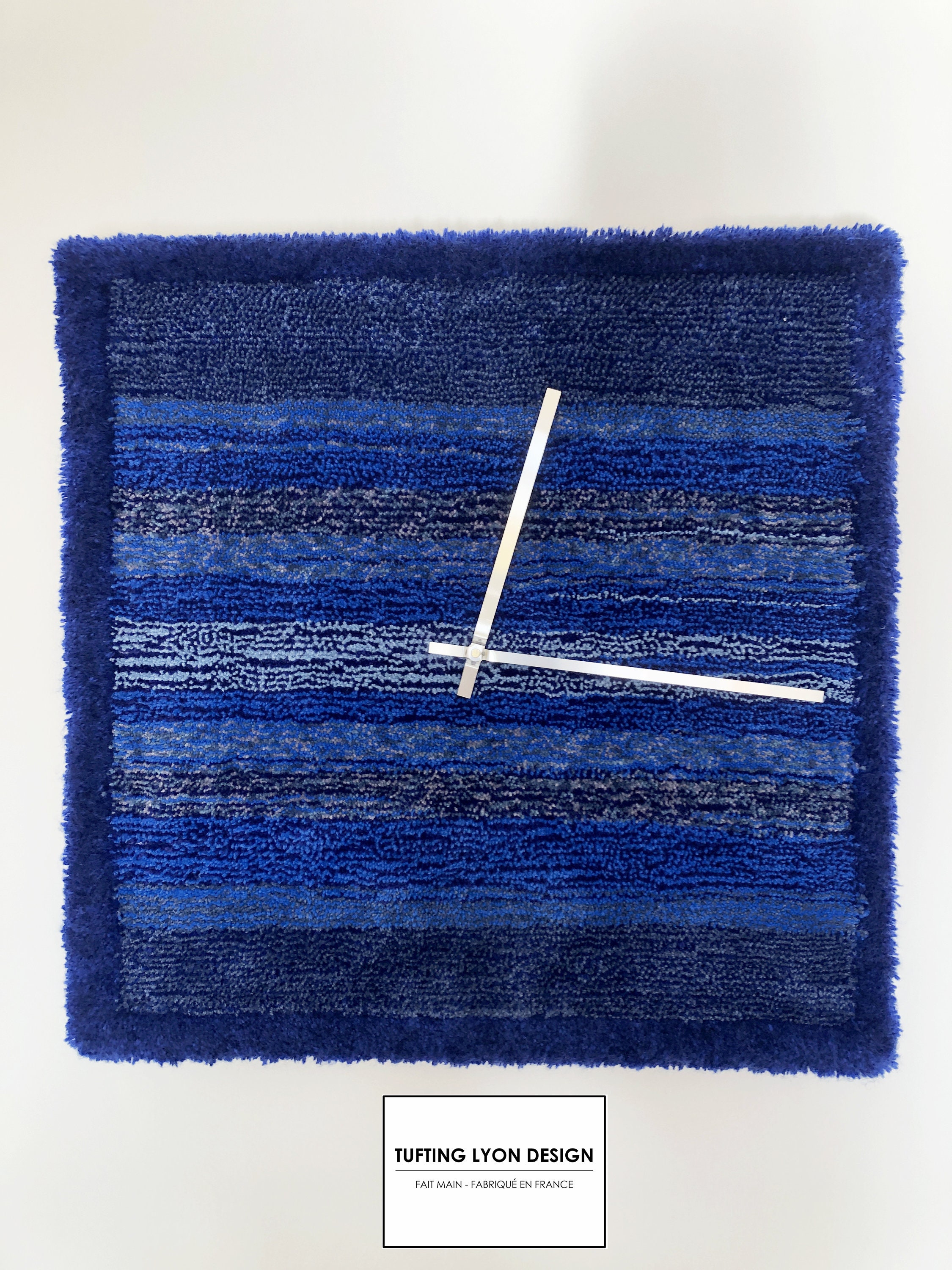 Horloge Tufting Bleue