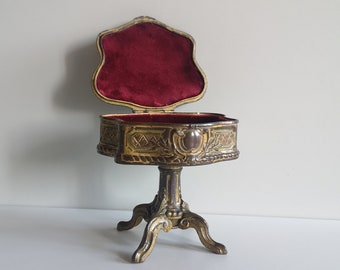 Antique jewelry box from the Second Empire Napoleon III with a rare shape