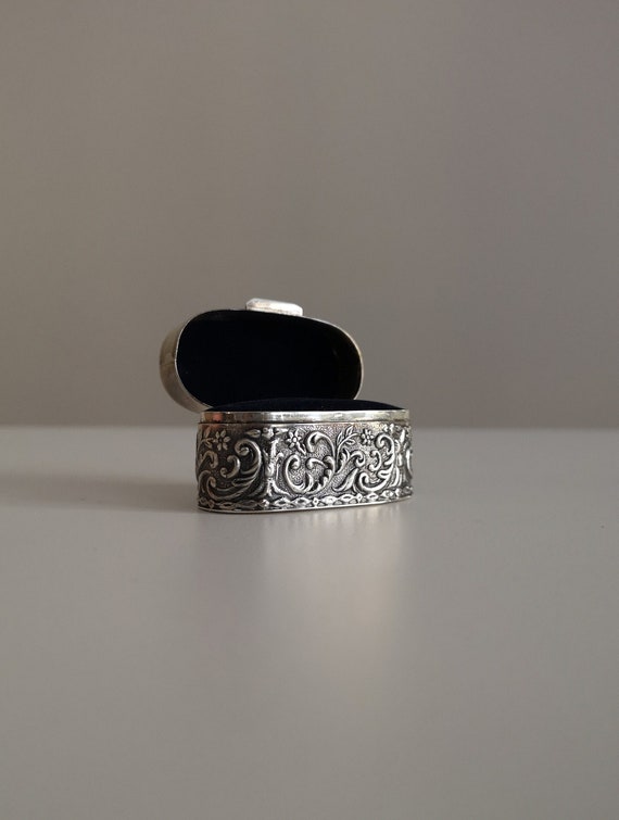 Vintage beautiful silver ring box - image 1