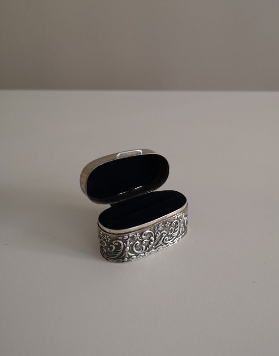 Vintage beautiful silver ring box - image 3
