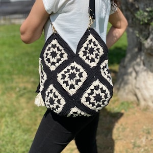 Schwarz weiß häkeln Tasche, Boho Tasche, Vintage Tasche, Tasche für Frau, Geschenk für sie, große häkelnTasche, schwarze Tasche, Schultertasche, Hobo Tasche
