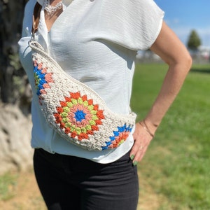 Free Bag, Crochet Bum Bag, Festival Daisy Bag, Granny Square Purse, Crossbody Hobo Bag, Belt Bag, Sling Bag for Women, Waist Bag,