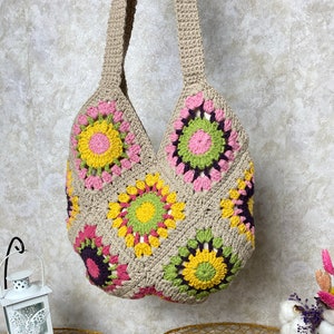 Sac carré grand-mère, sac à main femme, sac au crochet, cadeau pour un anniversaire, sac bohème, sac hobo, sac bohème pour femme, sac fleurs soleil, sac fait main, cadeau