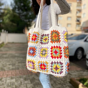 Sac carré grand-mère, sac au crochet, sac à main au crochet, sac fourre-tout au crochet, sac rétro, sac hippie, cadeau pour elle, sac bohème, style vintage, sac pour femme image 1