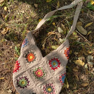 Borsa all'uncinetto, Borsa quadrata della nonna, Borsa all'uncinetto, Borsa tote all'uncinetto, Borsa retrò, Borsa hippie, Regalo per lei, Borsa Boho, Stile vintage, Borsa per le donne immagine 2