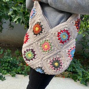 Borsa all'uncinetto, Borsa quadrata della nonna, Borsa all'uncinetto, Borsa tote all'uncinetto, Borsa retrò, Borsa hippie, Regalo per lei, Borsa Boho, Stile vintage, Borsa per le donne immagine 6