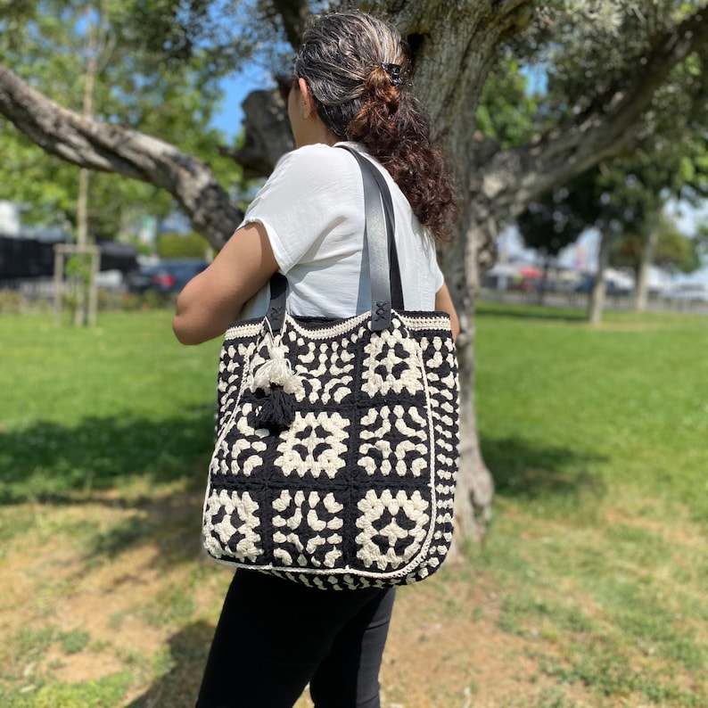 Black and White Crochet Bag, Boho Bag, Vintage Bag, Bag for Woman, Gift For Her, Large CrochetTote Bag, Black Bag, Shoulder Bag, Hobo Bag image 6