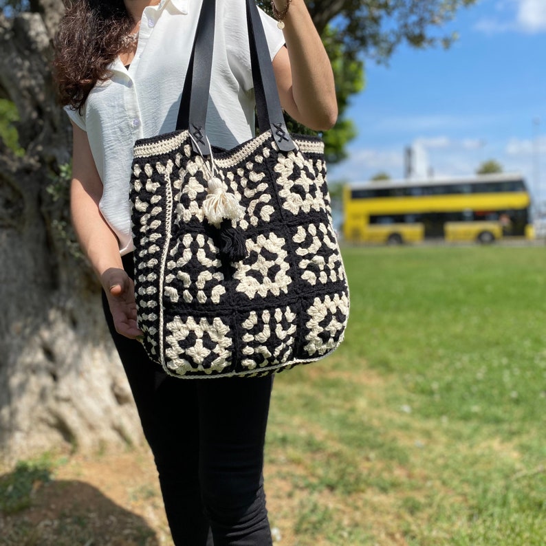 Black and White Crochet Bag, Boho Bag, Vintage Bag, Bag for Woman, Gift For Her, Large CrochetTote Bag, Black Bag, Shoulder Bag, Hobo Bag image 4