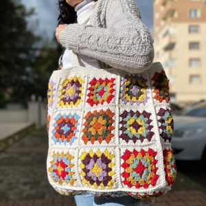 Sac carré grand-mère, sac au crochet, sac à main au crochet, sac fourre-tout au crochet, sac rétro, sac hippie, cadeau pour elle, sac bohème, style vintage, sac pour femme image 7