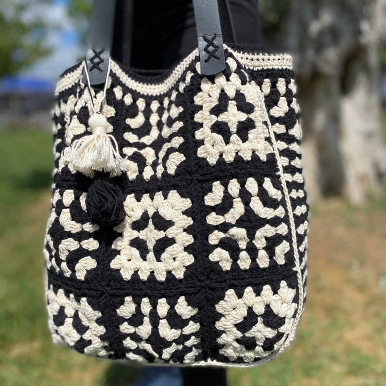 Black and White Crochet Bag, Boho Bag, Vintage Bag, Bag for Woman, Gift For Her, Large CrochetTote Bag, Black Bag, Shoulder Bag, Hobo Bag image 3