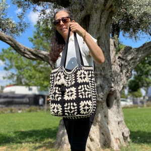 Black and White Crochet Bag, Boho Bag, Vintage Bag, Bag for Woman, Gift For Her, Large CrochetTote Bag, Black Bag, Shoulder Bag, Hobo Bag image 5