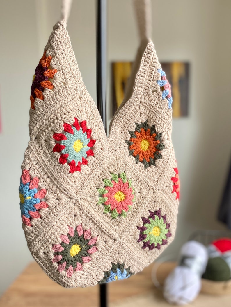 Borsa all'uncinetto, Borsa quadrata della nonna, Borsa all'uncinetto, Borsa tote all'uncinetto, Borsa retrò, Borsa hippie, Regalo per lei, Borsa Boho, Stile vintage, Borsa per le donne immagine 1