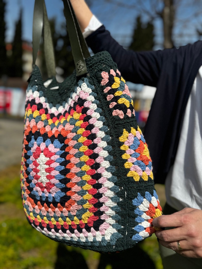 Borsa quadrata della nonna all'uncinetto, regalo per la mamma, borsa grande girasole, borsa tote afghana, regalo per lei, borsa da donna, borsa a tracolla tote all'uncinetto immagine 7