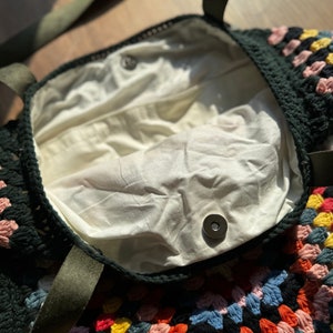 Borsa quadrata della nonna all'uncinetto, regalo per la mamma, borsa grande girasole, borsa tote afghana, regalo per lei, borsa da donna, borsa a tracolla tote all'uncinetto immagine 3