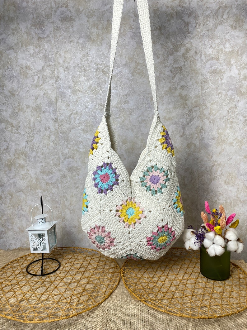 Crochet shoulder bag, Granny square bag, Bohemian style purse, Gift for mother, Sunflower vintage bag, Afghan Bag, Gift for her, Woman purse image 3