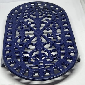 Cast Iron decorative blue trivet. 4 footed vintage oval trivet. French home decor Cottage core farmhouse kitchen worktop saver Rustic trivet