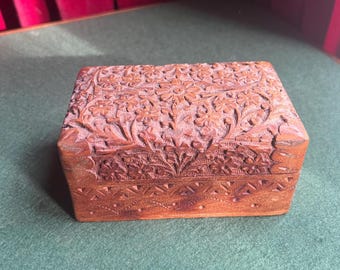 Vintage decorative wooden box. Hand carved floral design jewellery treasure box.
