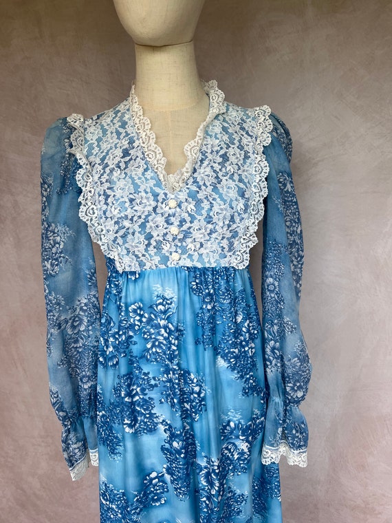 Vintage Gunne Sax Lace Style Dress - image 2