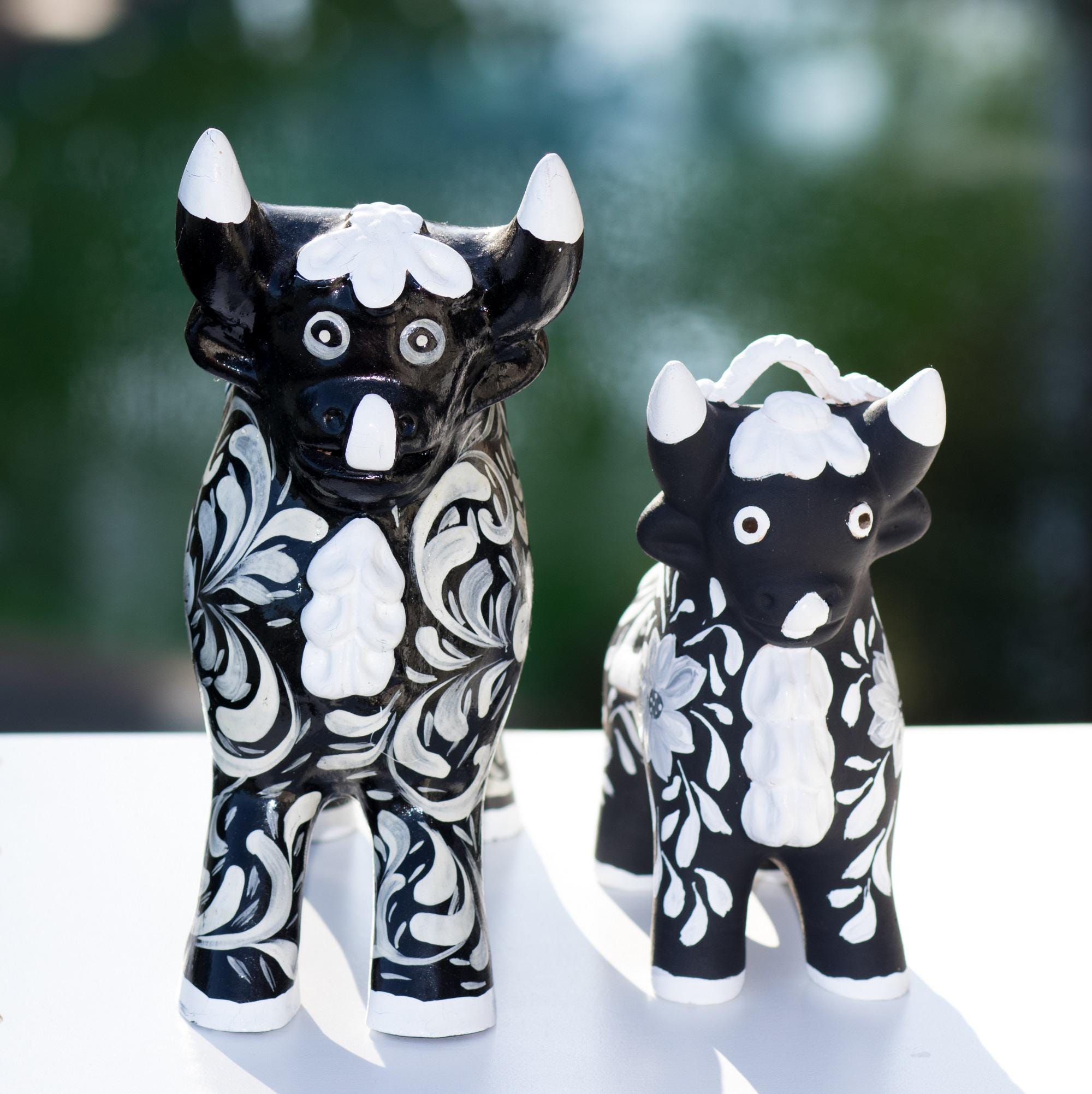 手描きのプカラの雄牛の置物：ペルーの民芸品の装飾 - Etsy 日本