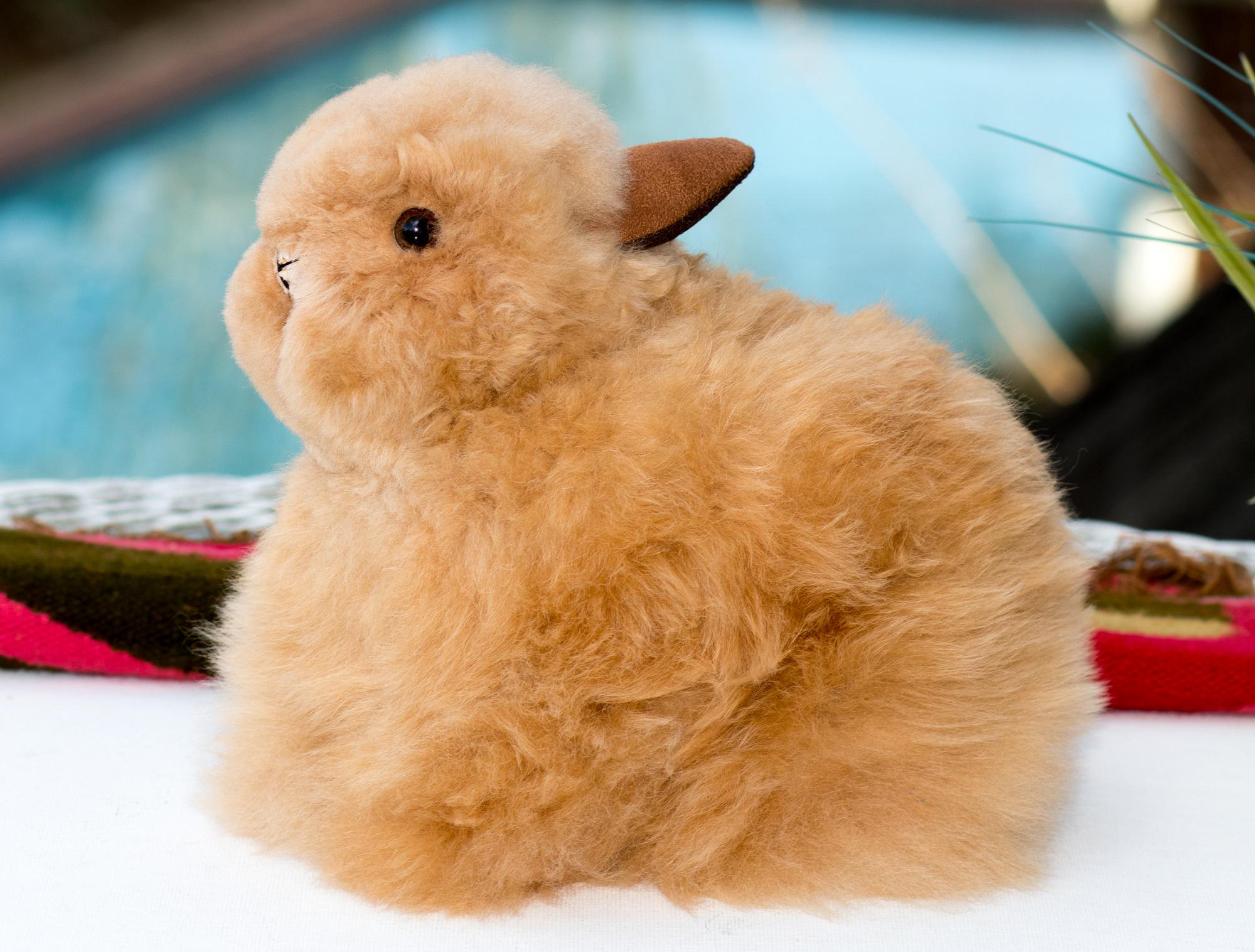 手作りアルパカファーバニー：ふわふわのウサギのぬいぐるみギフト