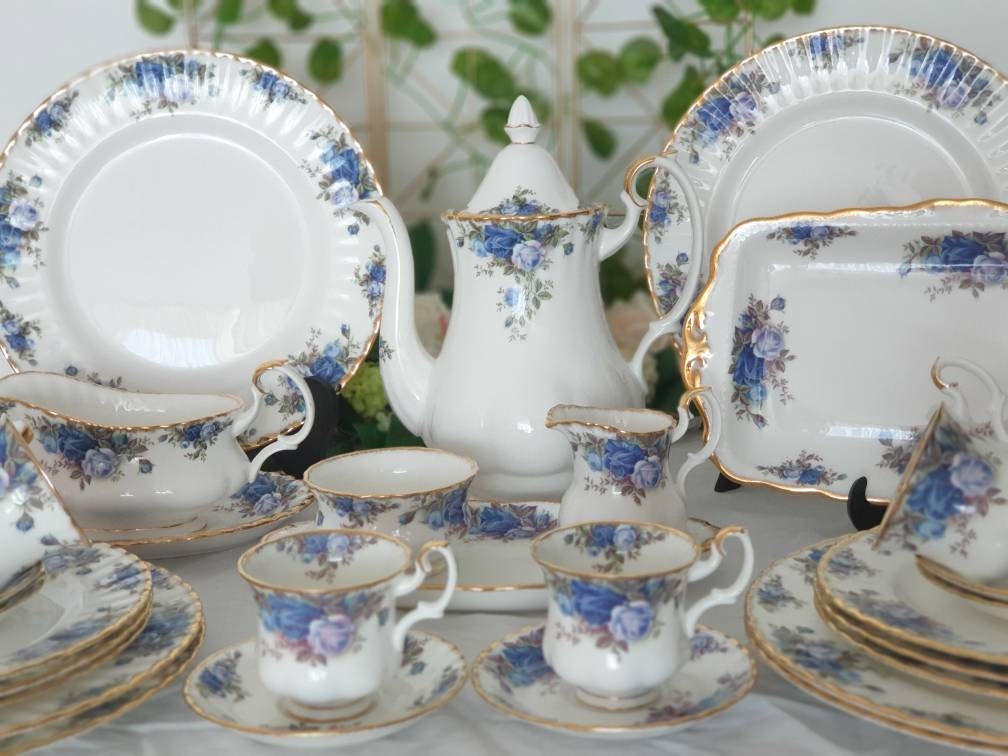 美品　  Moonlight Rose 皿6枚セット Royal Albert Moonlight Rose Breakfast,lunch, Dinner Quad Set for 6