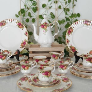 Royal Albert Old Country Roses dinner and coffee set, set for 6, quad set Vintage Bone China, dinnerware, gift