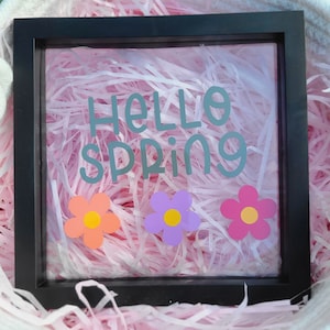 Hello Spring Zeichen, Blumenfrühlingsdekor, Eintrag Tabletop Rahmen