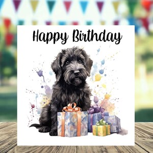 Carte d'anniversaire pour chien noir terrier russe de 6 x 6 po, empreinte d'étoiles, cadeaux et designs. De la place pour votre propre message à l'intérieur. Peut être personnalisé.