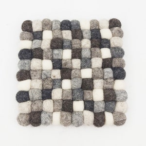 17 X 17  cm Square felt Trivet | Gift For Mom | Moisture Absorbent Material | Felt Balls| 100% Organic zero waste | FREE SHIPPING