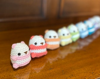 Pandas bebés arcoíris: juguete amigurumi y llaveros hechos a mano, tejidos a crochet y con aroma a lavanda