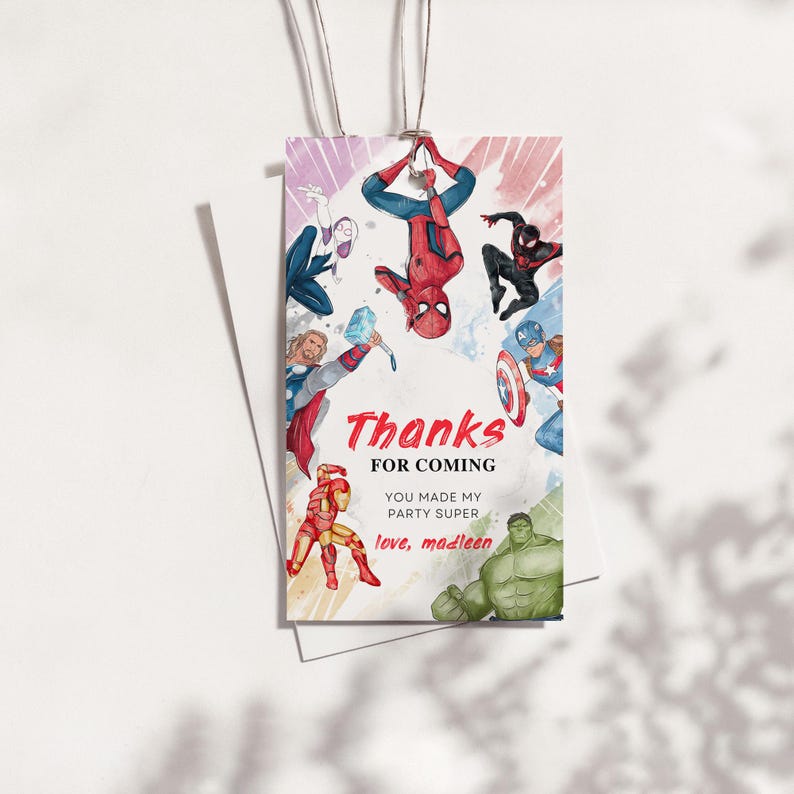 K&ouml;nnte beinhalten: Eine farbenfrohe Dankeskarte mit einem Aquarellhintergrund, auf dem verschiedene Superhelden zu sehen sind, darunter Spider-Man, Iron Man, Captain America, Hulk und Thor. Der Text lautet "Danke f&uuml;rs Kommen. Du hast meine Party super gemacht. Liebe, Madleen."