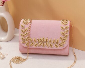 Pochette Royal Pink, borsa con lavorazione Zardozi, ispirata a Sabyasachi, tracolla e manico per Matrimoni, Serate ed Abiti Etnici.