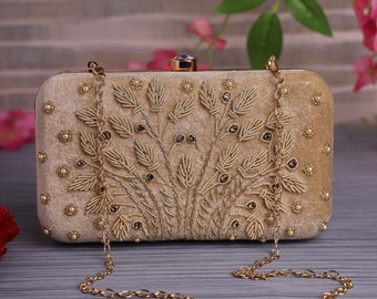 Indische Gold Pailletten Clutch Geldbörse, Tasche mit Designer-Muster, Stickerei, Samtstoff, Schultergurt und Griff für Hochzeit & ethnische tragen.