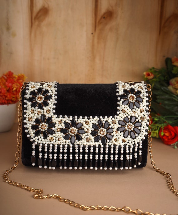 Handwork Silk And Canvas Party Wear Hand Embroidered Clutch Bag Purse For  Bridal at Rs 150 in Tirupathur