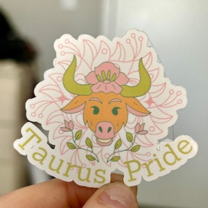 Naklejka wodoodporna Taurus Pride Glossy przeznaczona jest do laptopów, telefonów, etui na iPada, klawiatury, książek