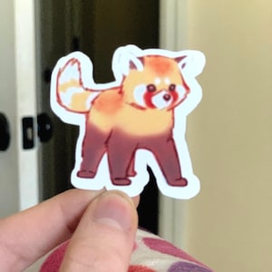 Adesivo Panda Vermelho em pé sobre quatro para laptop, telefone, capa para iPad, teclado, livros