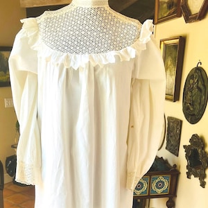 Robe chemise de nuit victorienne blanche en dentelle de coton vintage