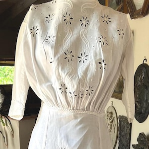 Charming Antique Edwardian White Linen Eyelet Day Dress