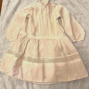 Antique Victorian Girls White Cotton Lace Dress approx size 8
