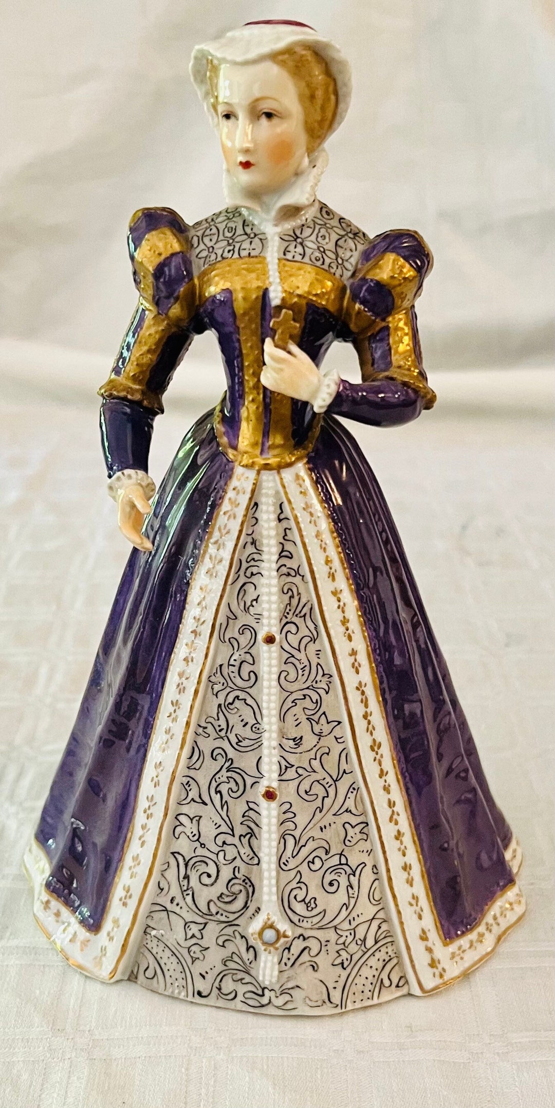 Lovely Antique Sevres Porcelain Figurine Queen Mary Stuart Queen of