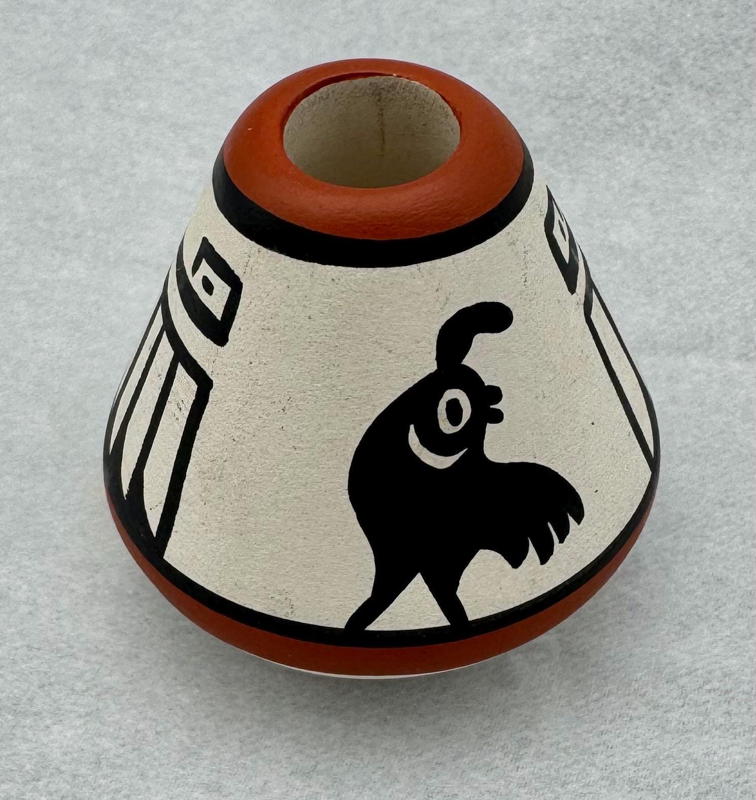 ネイティブアメリカン陶器 ハンドメイド LEFT: ネイティブアメリカン・ポッテリ－（陶器）