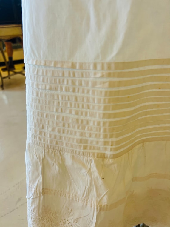 Antique Victorian White cotton Eyelet Embroidered… - image 5