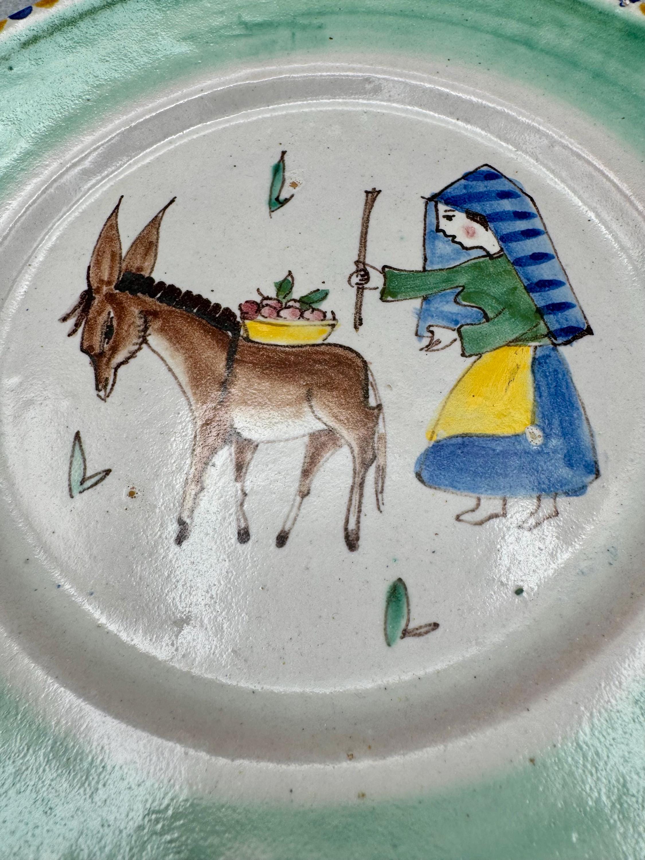 Vintage Italian Vietri Cassetta HP 9.5” Ceramic Plate Villager