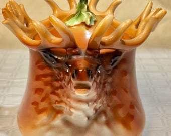 Raro humidor antiguo de porcelana Royal Bayreuth con forma de alce.