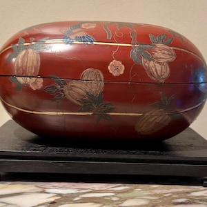Antique Meiji Japanese Maki-E Red Lacquer Large Gourd Box Container