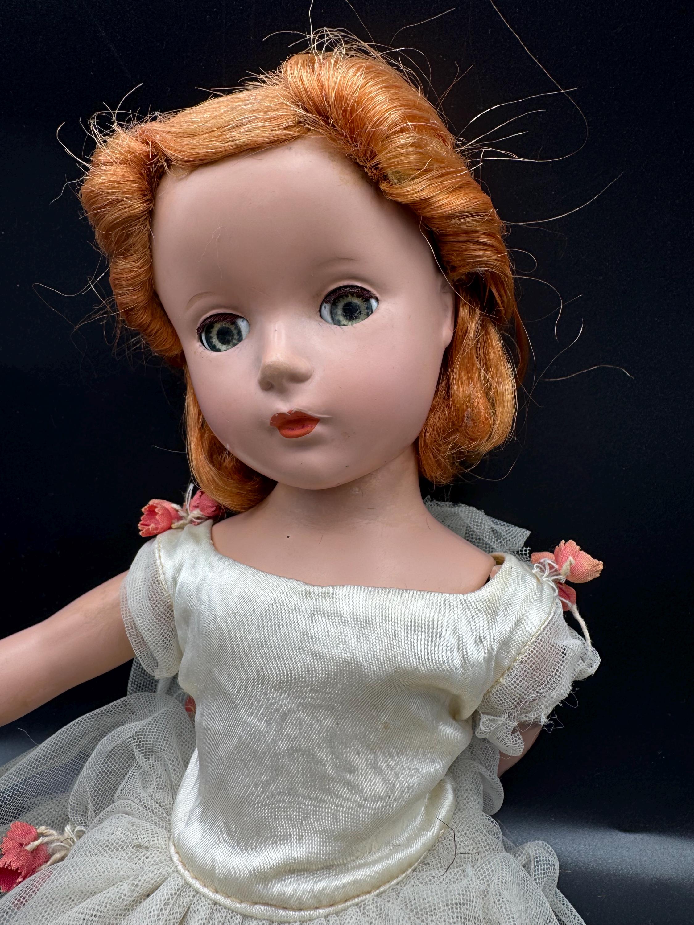 昭和のレア物の高級ヨーロッパ女の子バレリーナ人形マグネット付き。希少品 昭和のレア物の高級ヨーロッパ女の子バレリーナ人形マグネット