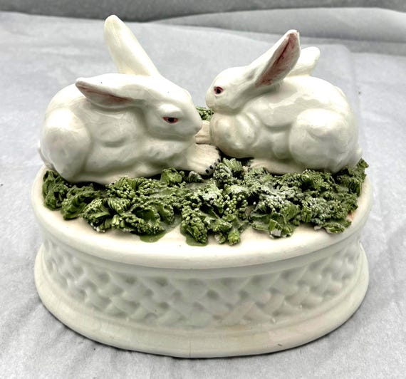 うさぎの置物　陶器　古道具　2個セット　ヴィンテージ　美品 ☆希少☆うさぎの置物 陶器 古道具 2個セット ヴィンテージ 美品