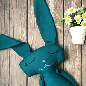 Coniglietto di lino morbido e imbottito: la prima bambola di Green Baby, decorazioni per la cameretta dei bambini