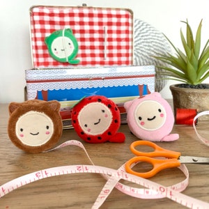 Measuring Tape Ribbon in Cute Cloth Covered Plastic Retractable Case. Sew  Tape Measure. 60 Inch / 150 Cm Craft Sewing Notion. Ships FAST USA 