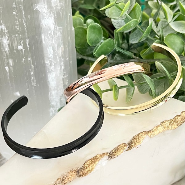 banded hair tie bracelet